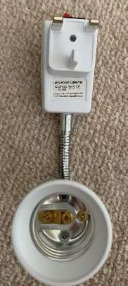 Photo of E27 Extension Socket Adapter with Screw (2104-0040b)