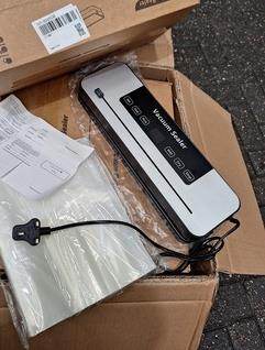 Photo of Intelligent Vacuum Sealing Machine