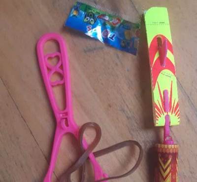 Photo of Ynybusi flying rocket toy with launcher